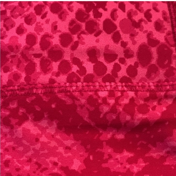 Pink Leggings with Stretchy Comfort and Sleek Design - Picture 7 of 9